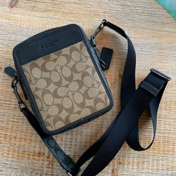 Coach Sullivan Crossbody In Blocked Signature NWOT - Picture 16 of 17